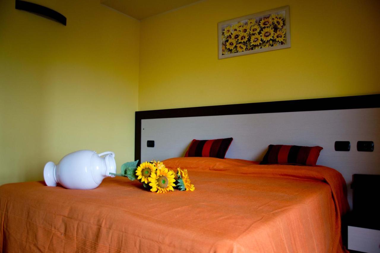 Agriturismo Monbertola Govone Dış mekan fotoğraf